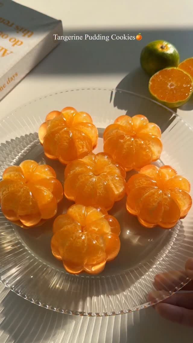 ggoni_kitchen 게시물 이미지: 탱글 영롱 호박 귤젤리 쿠키🍊🍪

✨끓는 물에 베이킹소다 1스푼 넣어 귤을...