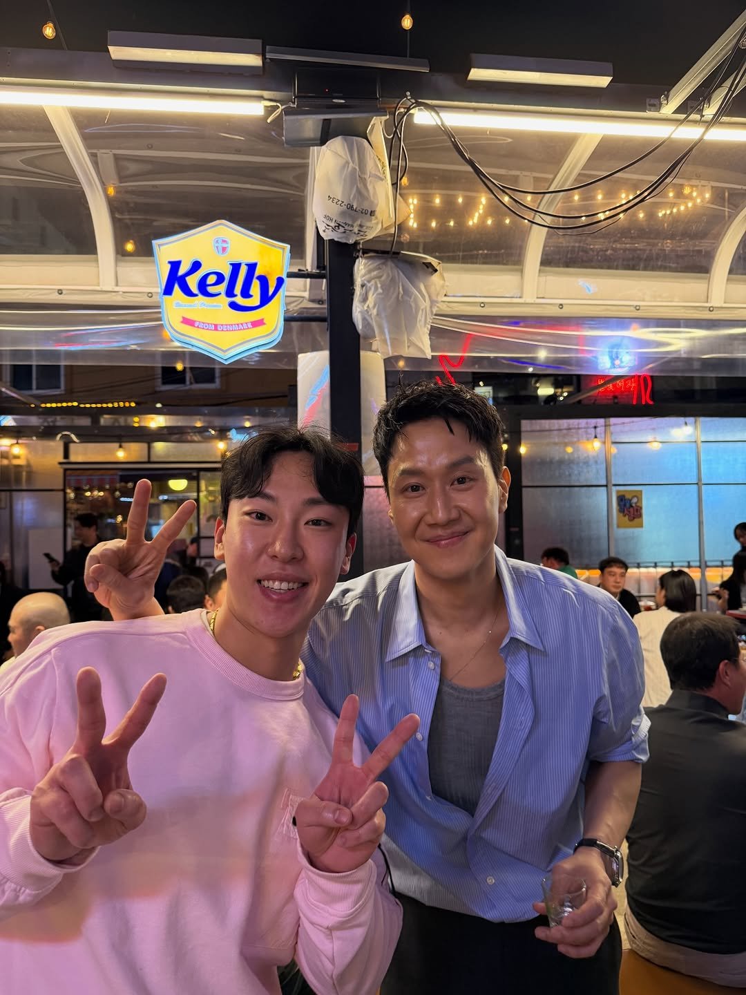 Photo by 군군이 on April 17, 2026. May be an image of one or more people and text.