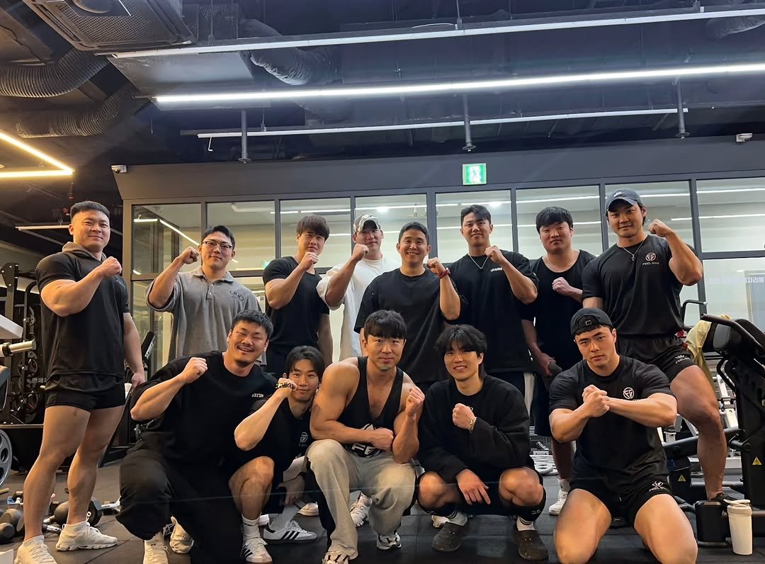 Photo by 고대열🦝｜여의도PT on March 15, 2026. May be an image of one or more people, biceps, punching bag and text.