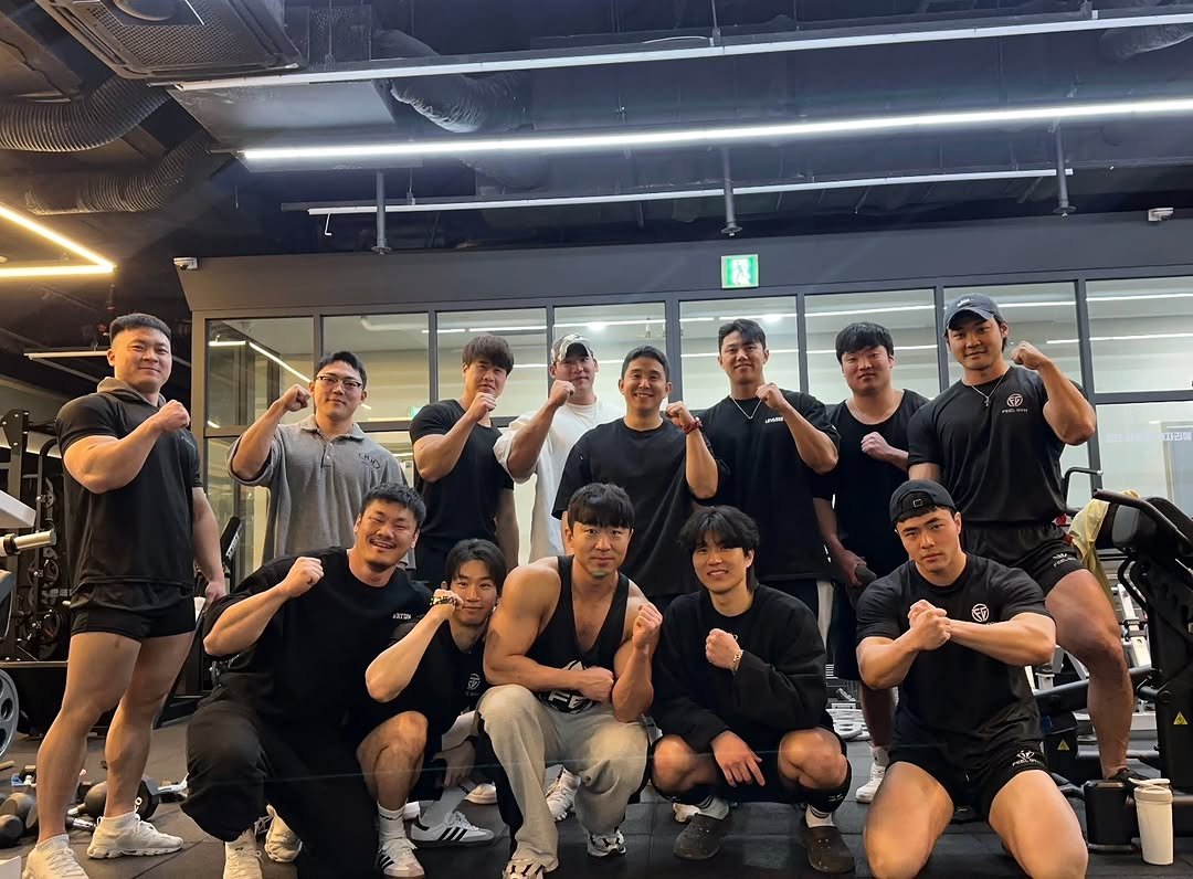 ggothere 게시물 이미지: 좋은 인맥들이다 생각하는데
인맥 생각하니까 갑자기 화가나네ㅋㅋㅋ
연봉 4억 성현이...