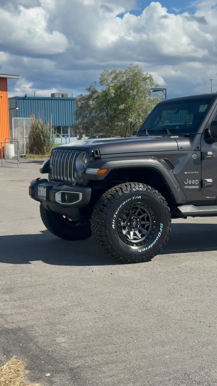 ghaintrims 게시물 이미지: 17 Inch Rims with 35 Inch Tires done on jeep...