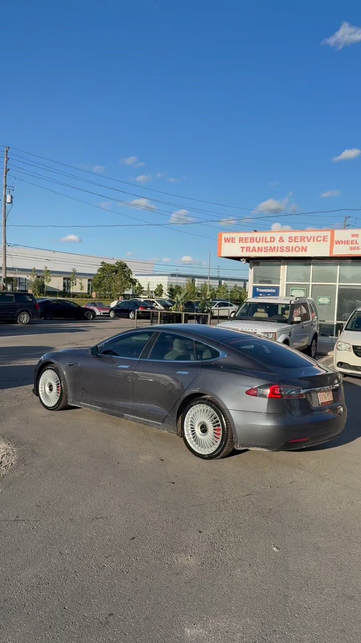 ghaintrims 게시물 이미지: 20 Inch Rims and Tires done on Tesla...