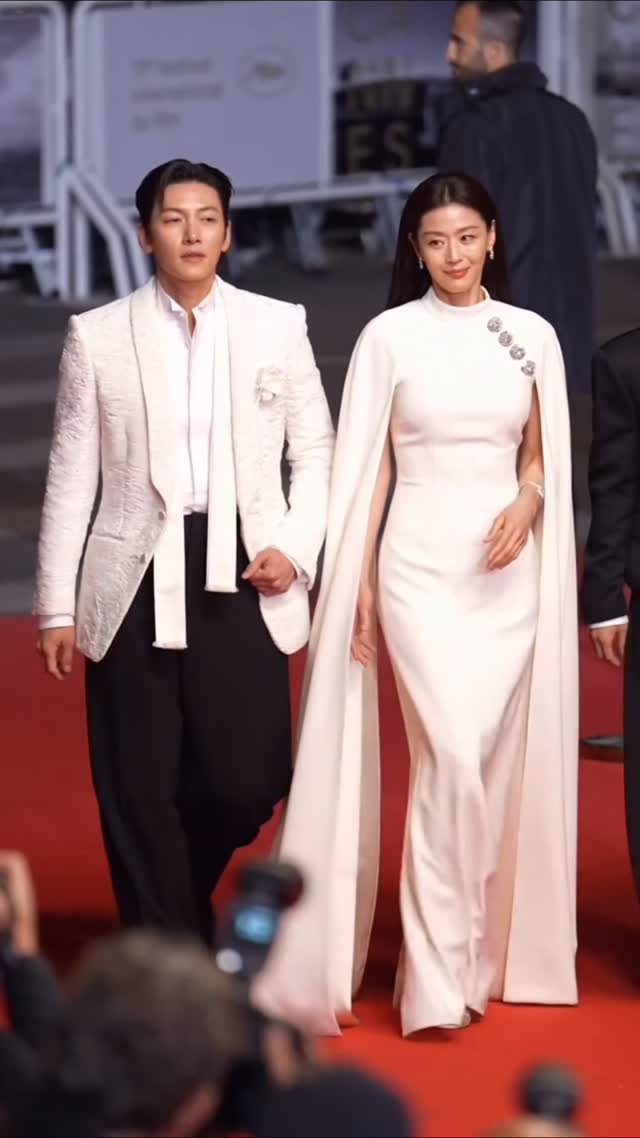 giannajunfp 게시물 이미지: .

Gianna Jun  and Ji Chang-wook pose on the...