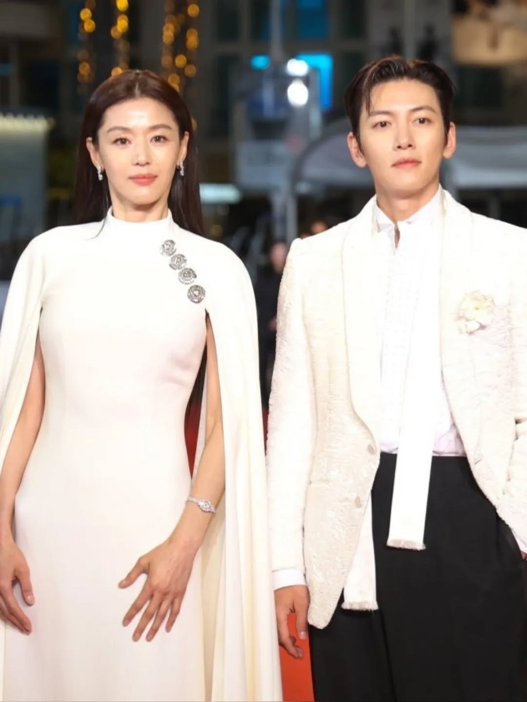 giannajunfp 게시물 이미지: .

Gianna Jun and Ji Chang-wook pose on the...