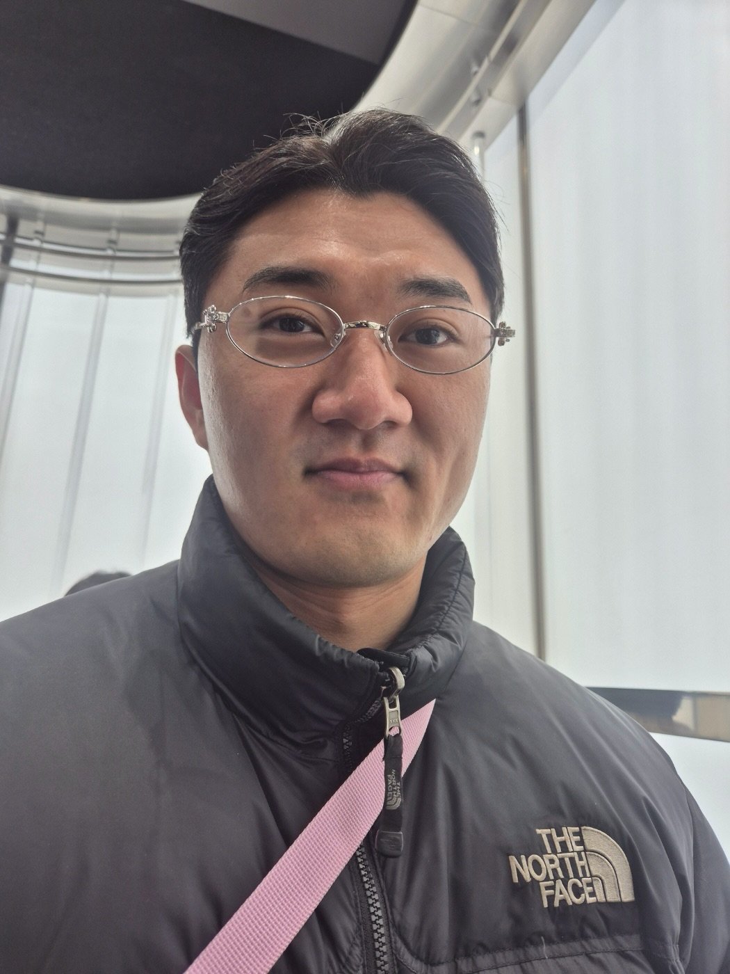 giant_seojun 게시물 이미지: 어울리는 안경 골라주세요🥺
