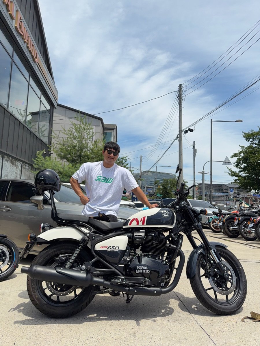 giant_seojun 게시물 이미지: 기변 완
#royalenfield #shotgun650