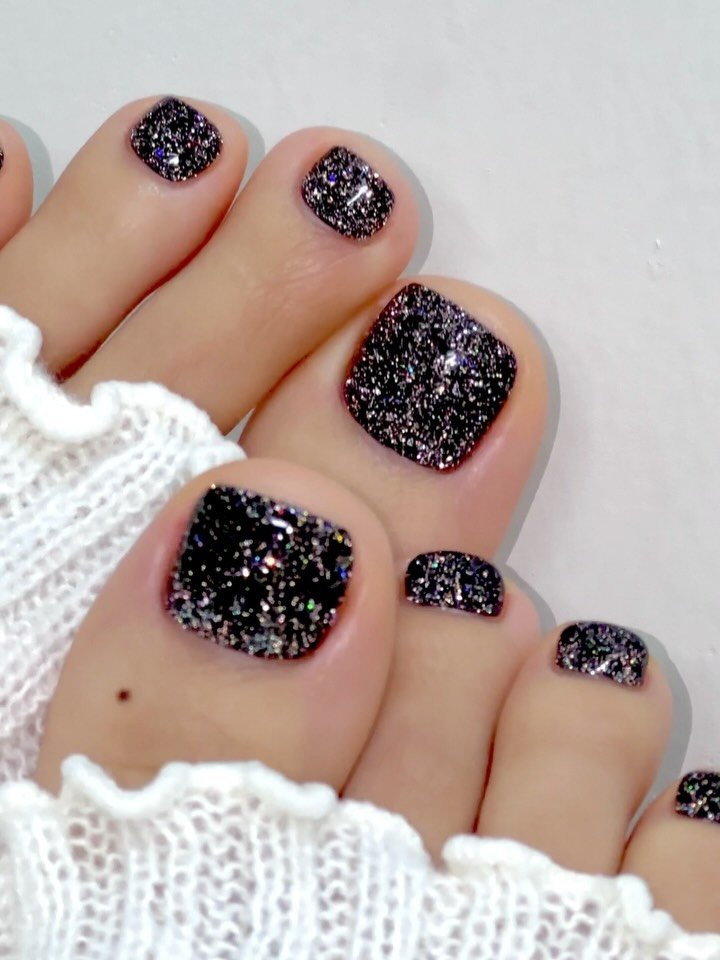 gieok_nail 게시물 이미지: •	“힙 ★블랙라벨 글리터 “ 🖤✨🖤💫

@dgel_korea 
ᴳᴵᴱᴼᴷ ᴺᴬᴵᴸ...