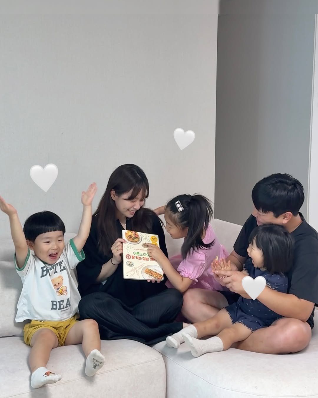 gilbut_official 게시물 이미지: 드디어 오늘부터
📖 <어른도 아이도 다 잘 먹는 집밥 레시피>를
온라인 서점에서...