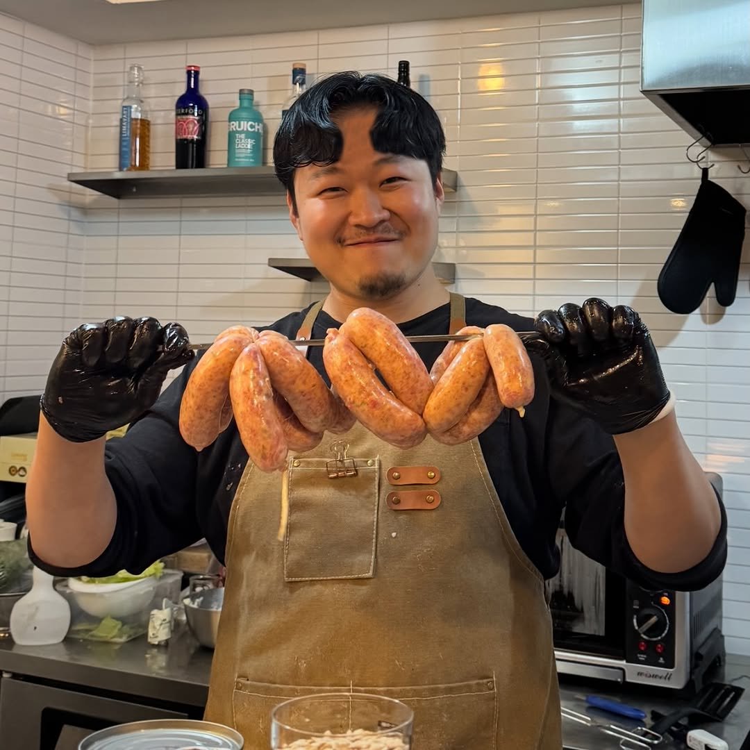 Photo by 김보 l 소시지아조시 on December 07, 2025. May be an image of chicken, sausage and text.