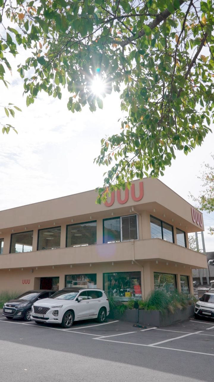 gimhae_sources 게시물 이미지: 벌써 가을 분위기 가득한 김해카페 유유유!
통창으로 보여지는 가을가을한...