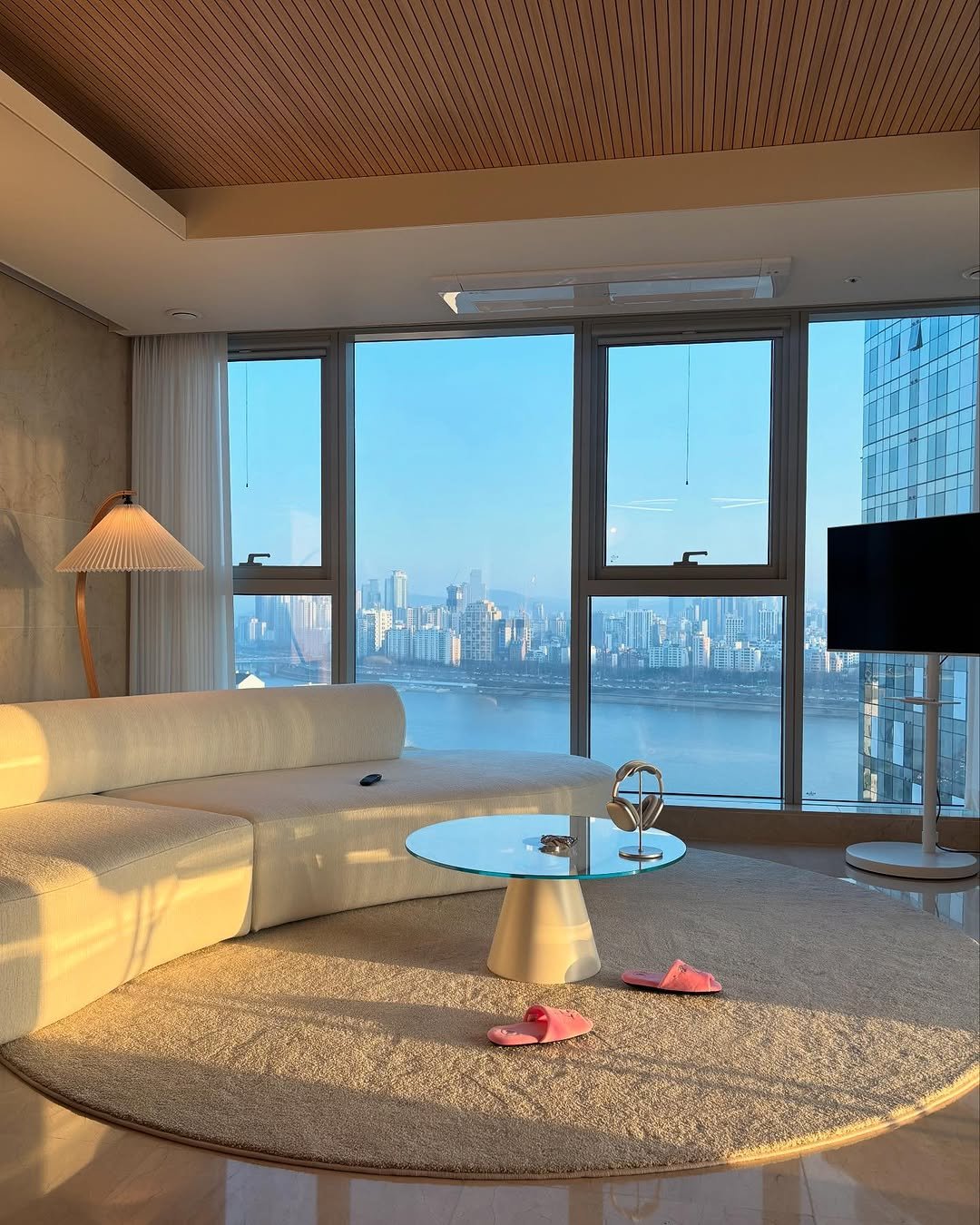 Photo by 지나쌤 | Gina on April 02, 2025.