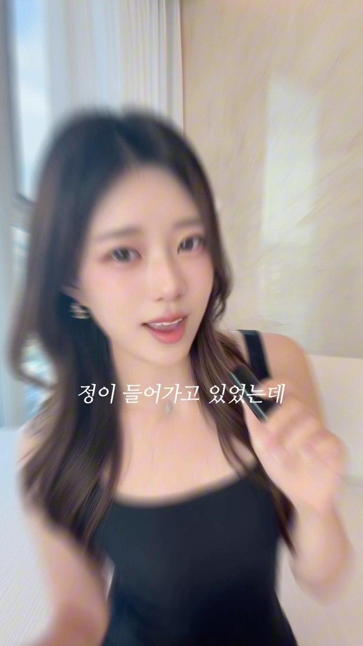 ginafficial 게시물 이미지: 갑자기 거울봤더니 점이 뙇!! 🪞생겨서 
놀랐는데 ㅋㅋㅋ 보다보니까 맘에 드는...