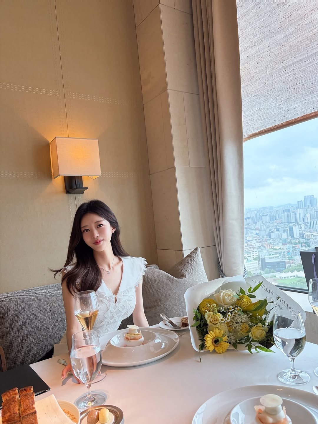 ginafficial 게시물 이미지: 전 여름생이라 그런지 여름만 되면
더 기운이 좋은 너낌…🌿

1년이 너무 빨리...