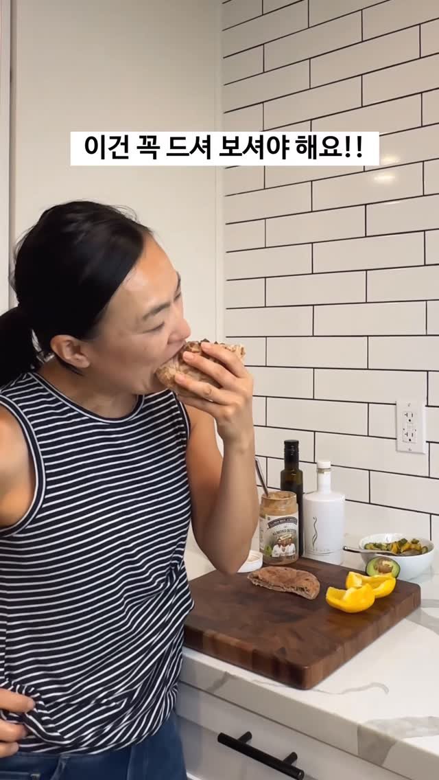 ginafitt_ 게시물 이미지: 크런치는 거의 품절.. 크리미 소량 남아 있어요! 

물건 살때 
성분표에 뭐 많이...