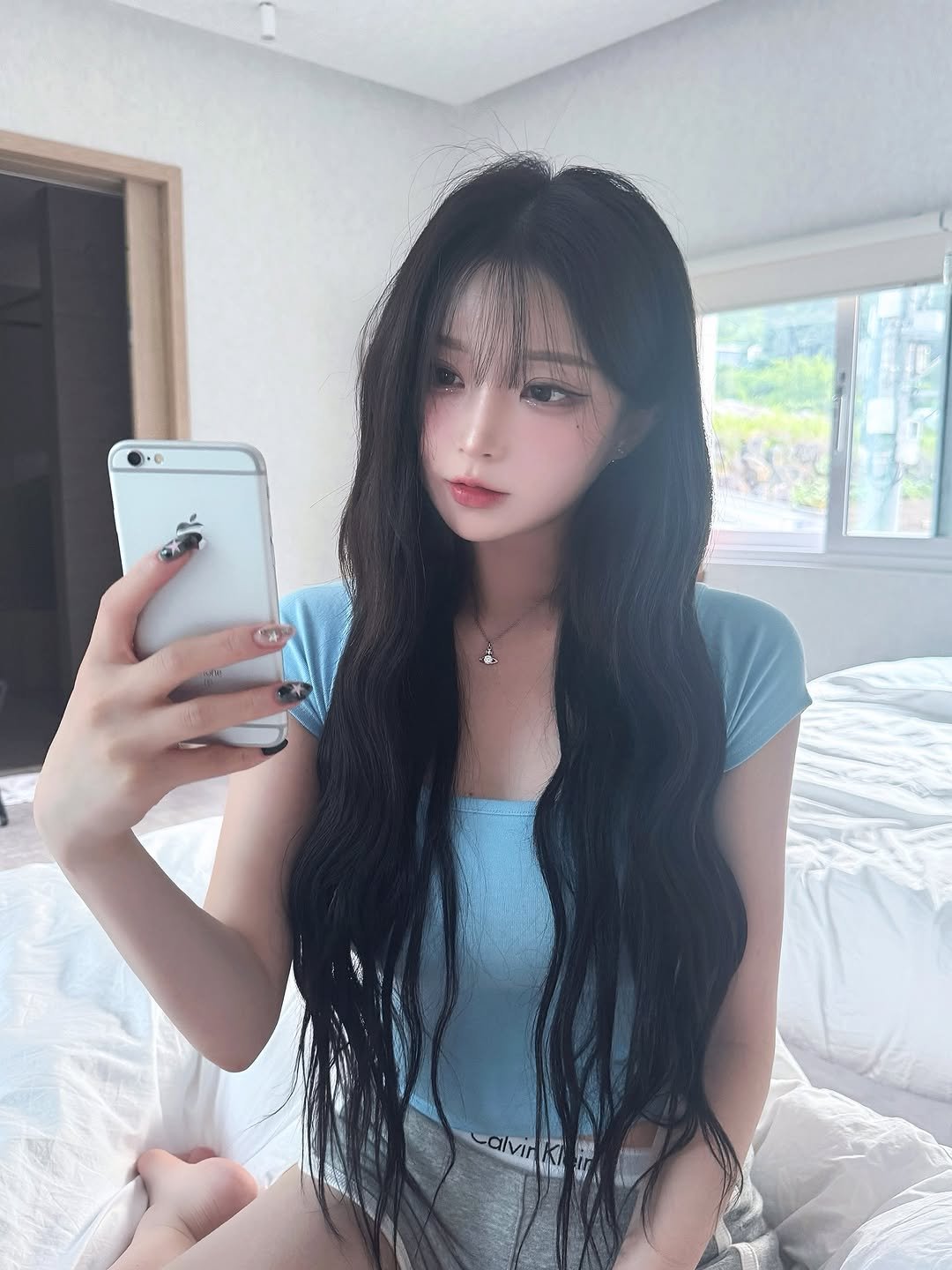 Photo shared by 오 지은 on July 10, 2025 tagging @cream___stone. May be a selfie of 1 person, long hair and text.