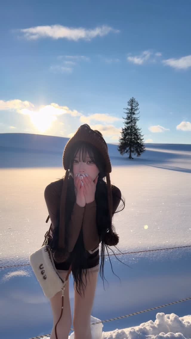 gini_s2_ 게시물 이미지: 일년에 한번은 꼭 봐줘야해 .. ♡ 
크리스마스 트리 🎄🤍
근데 너뮤 추어요...🥶