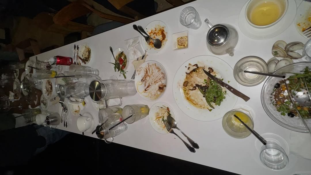 Photo by 기리보이 WSH on January 08, 2026. May be an image of food, plate, fork, buffet and text.