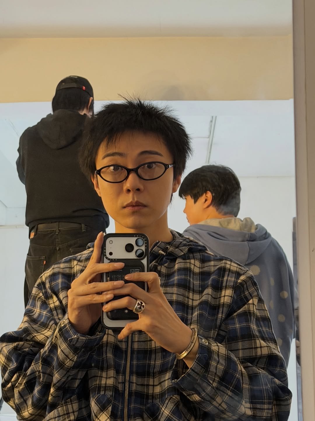 Photo by 기리보이 WSH on March 20, 2026. May be a selfie of standing, eyeglasses, flannel, mirror and text.