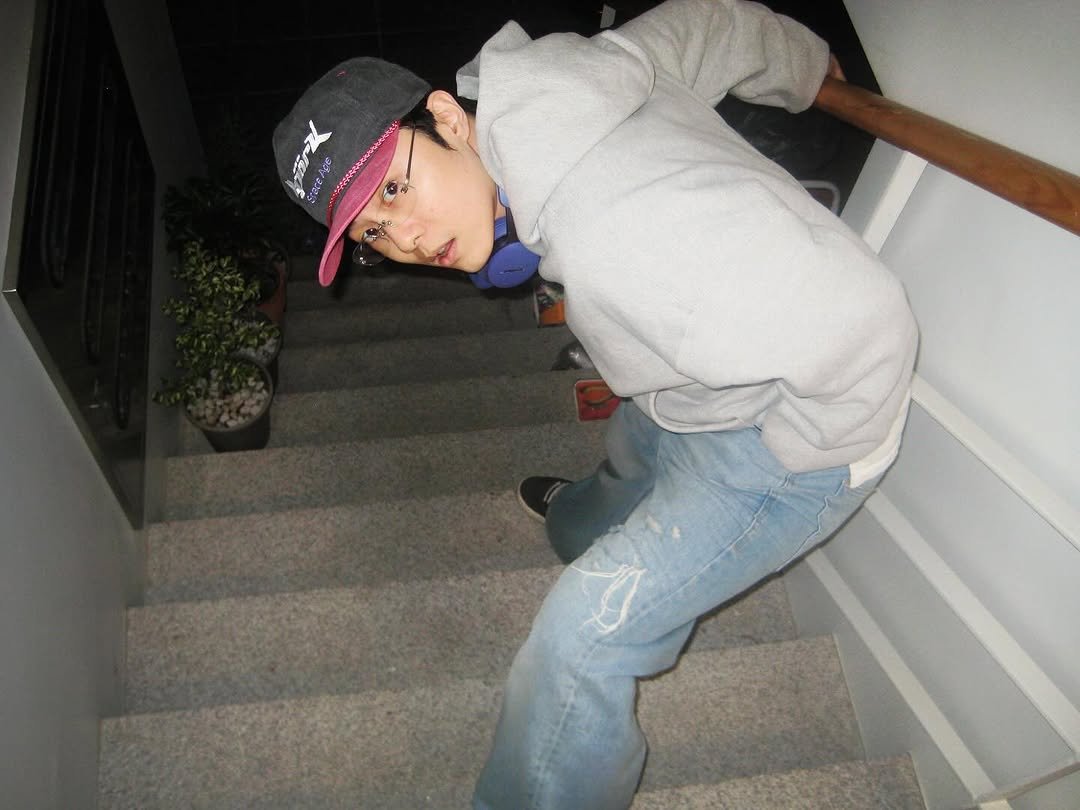 Photo by 기리보이 WSH on November 07, 2025. May be an image of skateboard and text.