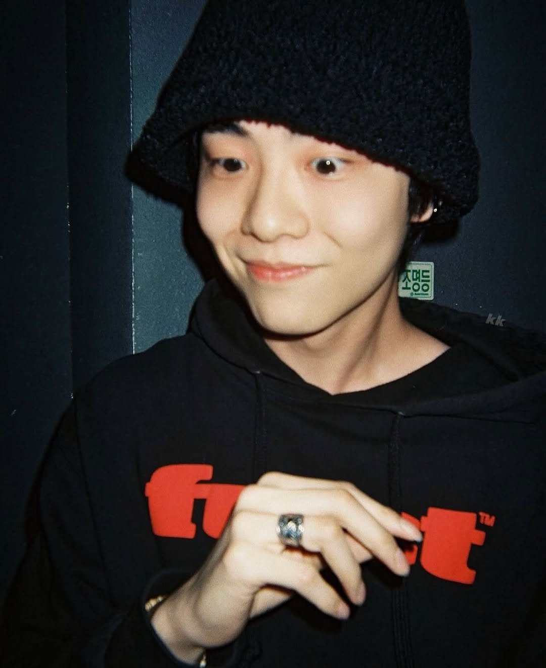 Photo by 기리보이 WSH on November 04, 2025. May be a closeup of one or more people, bangs, hat and text that says '100 소양ㅎ 스퍼드 소영등 ር fi'.