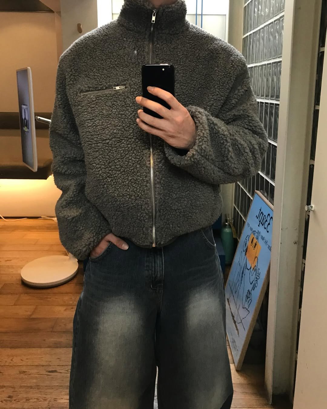 Photo by 기민 / 기틀 on January 23, 2026. May be an image of duffle coat, fleece, jacket, parka, turtleneck and text.