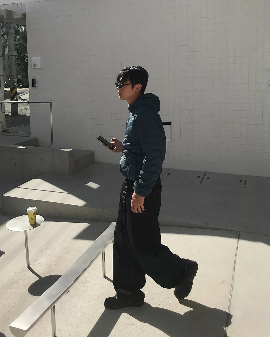 Photo by 기민 / 기틀 on October 22, 2025. May be an image of standing, parking meter, curb and text.