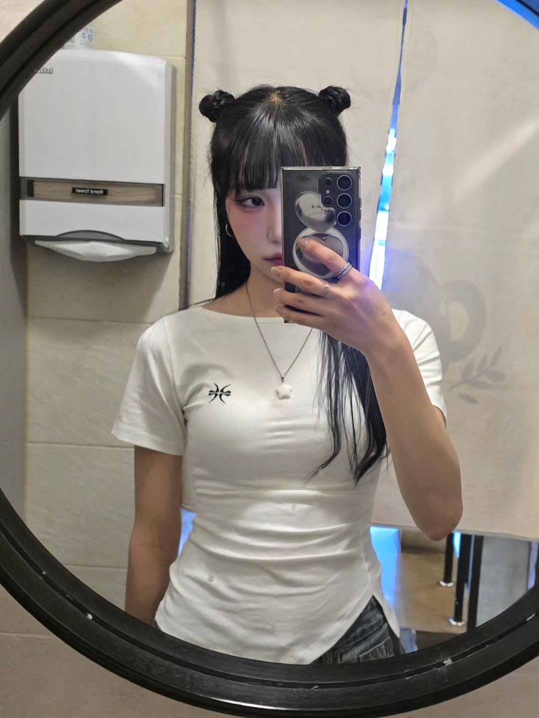 gj3mm37 게시물 이미지: 오랜만에 뿌까머리🐹

제품명 : 키치앤키스 셔링 트임자수 티셔츠...