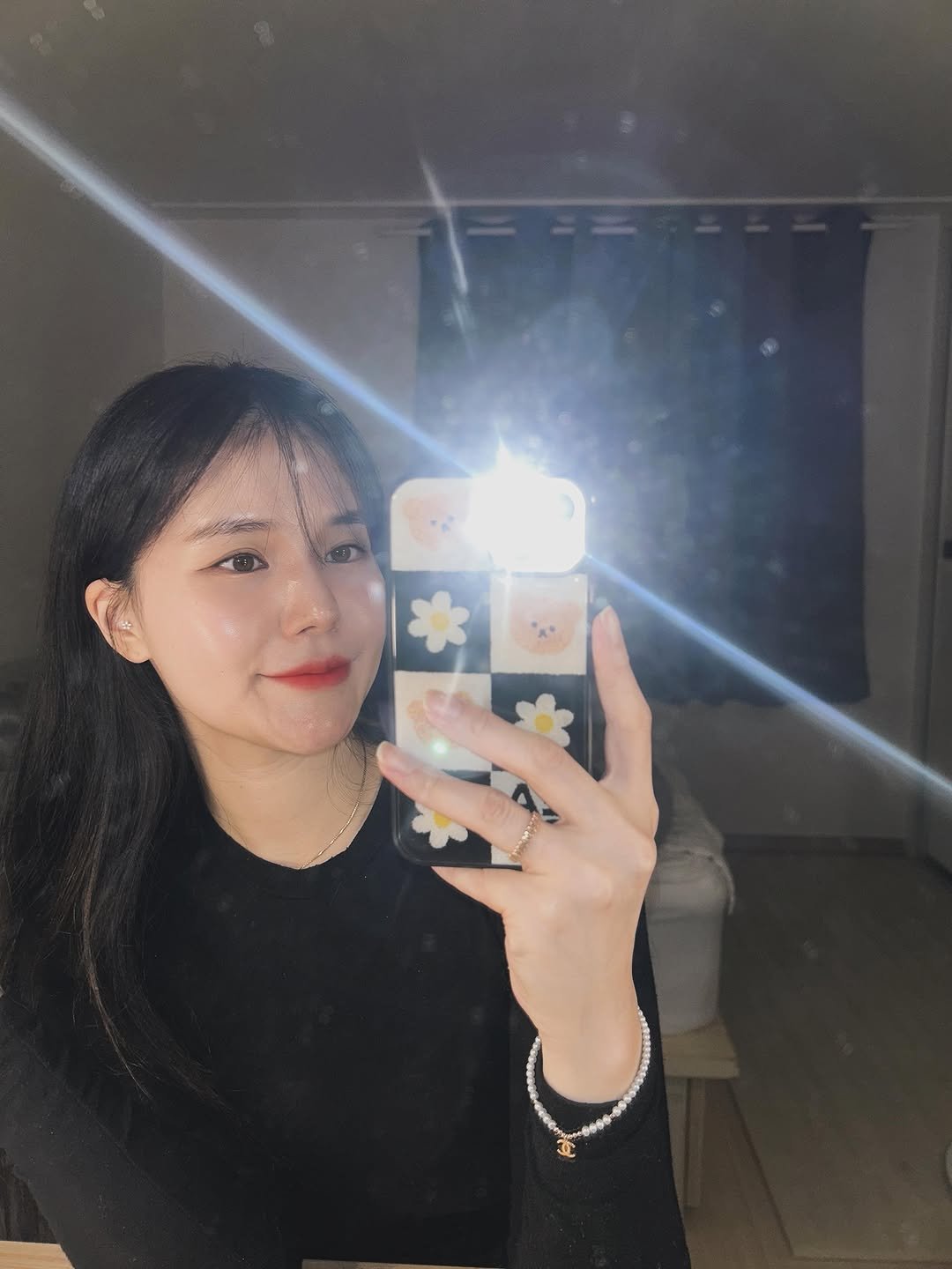 gkgus13 게시물 이미지: 오늘은 영상촬영한 날🖤
맨날맨날 쌩얼이지만 촬영하는날 만큼은 ..
사람답게화장 좀...