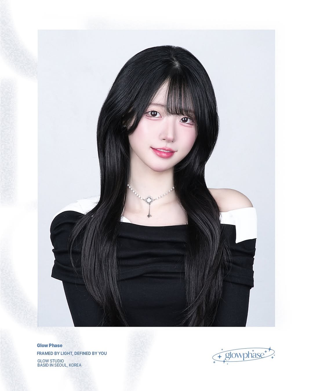Photo by 글로우페이즈 • 망원동사진관 • 증명사진 on November 10, 2025. May be an image of one or more people, hair and text that says 'Glow Phase FRAMEDBY LIGHT, DEFINED FRANEDBYLIOHT.DEFNEDBYYOU B BY YOU GLOWS GLOWSTUDI TUDIO BASID IN SEOUL KOREA glowphase+ phasc+ hase+'.