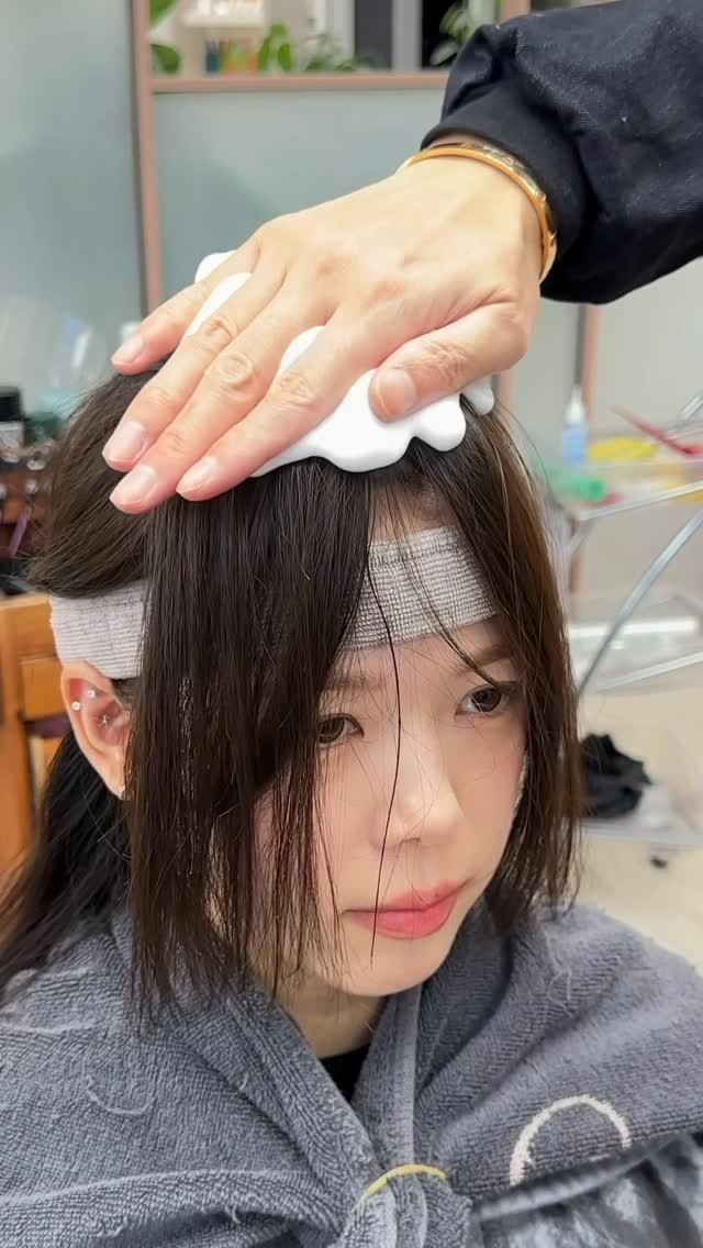 gnaal_hanul 게시물 이미지: 스타일에 핵심은 볼륨☝🏻

축축쳐지고, 볼륨없는 머리를

히팅펌으로 깔끔한...