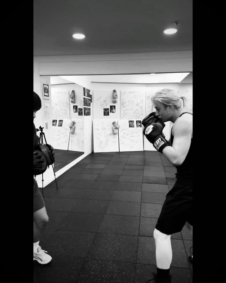 gnabnahc 게시물 이미지: 🥊
#STAY
