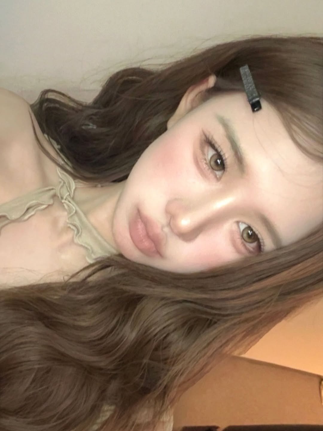 Photo by 고마난 GOMANAN on January 04, 2026. May be a selfie of one or more people, makeup, hair, eyeliner and text.