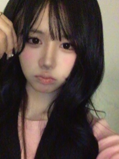 Photo by 고마난 GOMANAN on February 10, 2026. May be a selfie of one or more people, bangs, long hair and text.