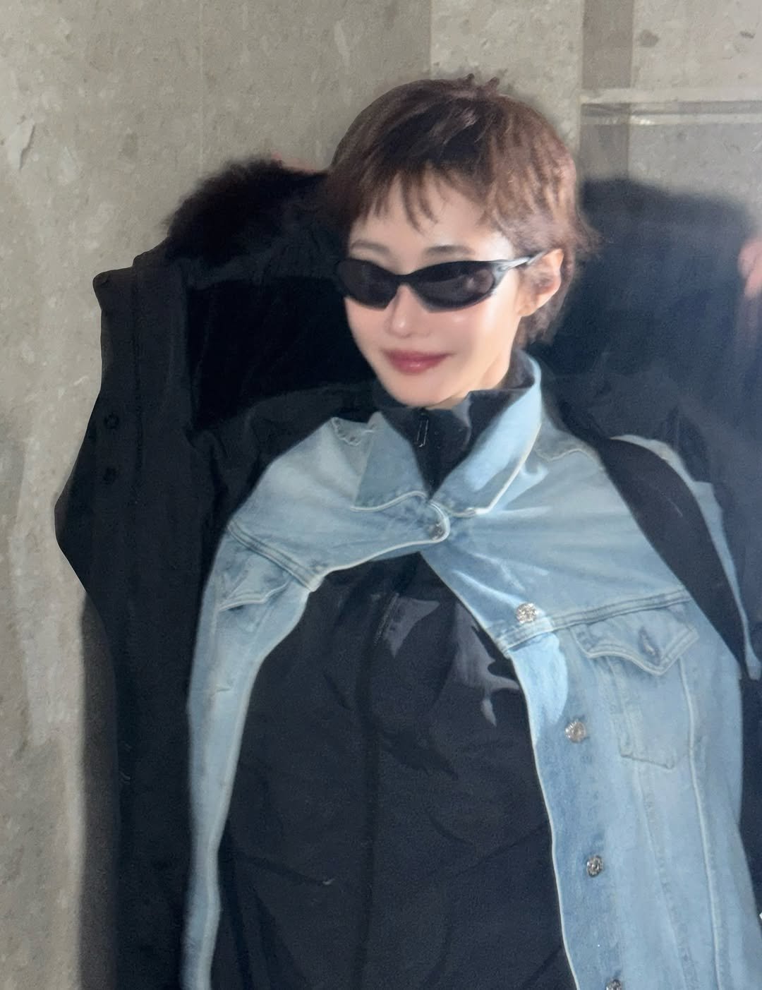 Photo shared by 고준희 GOJOONHEE on February 21, 2026 tagging @jina___jina, and @znazee. May be an image of one or more people, bangs, overcoat, goosedown coat, fur coat, parka, turtleneck, jacket and text.