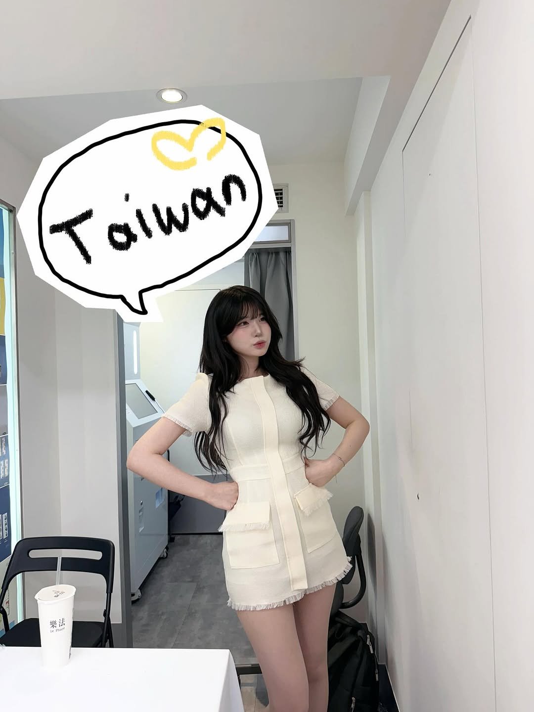 Photo by 고라니율 on September 08, 2025. May be an image of ‎1 person, hair, dress and ‎text that says '‎く αίωαο ل 樂迷‎'‎‎.