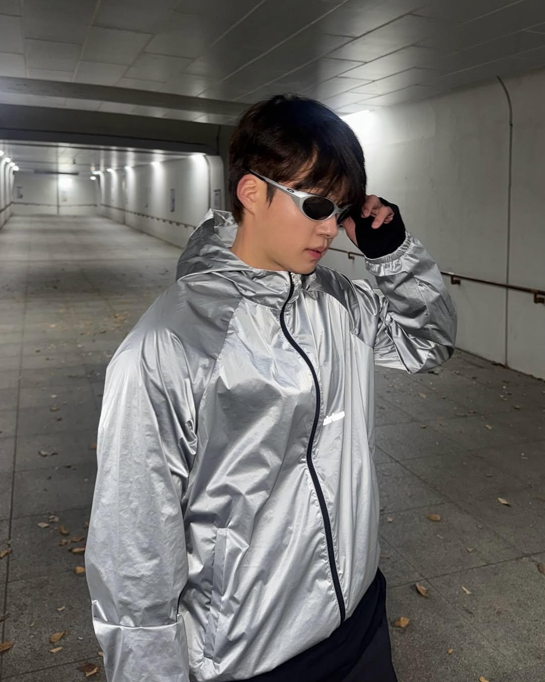 Photo shared by 황금상 on December 03, 2025 tagging @lainlame_wellbalance. May be an image of sportswear, raincoat, tinfoil, parka, flight jacket and text.