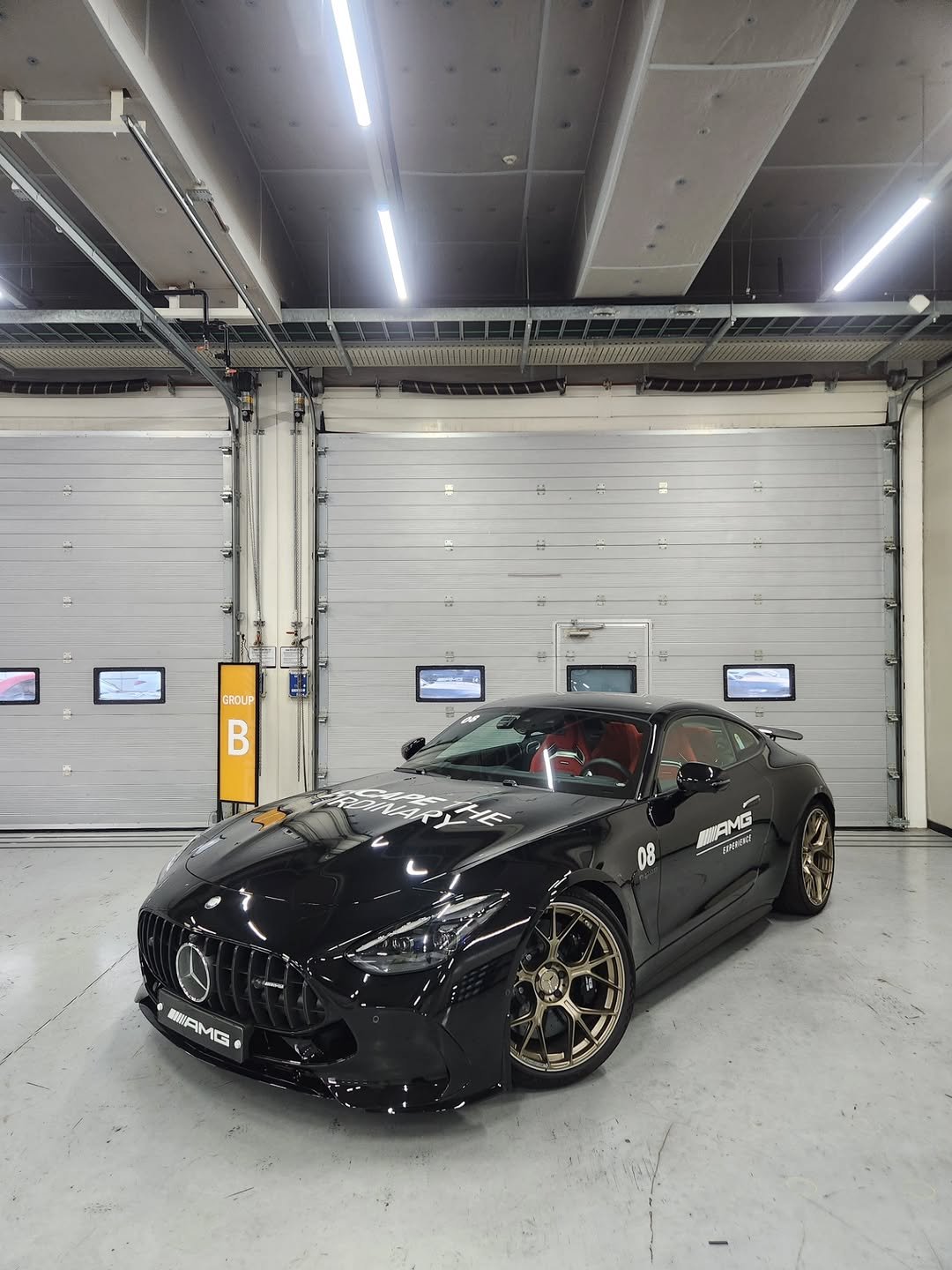 Photo by 골퍼 아프로 on April 06, 2026. May be an image of race car, wheel, roadster and text.