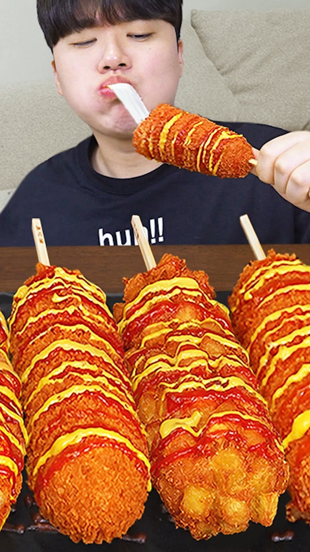 gongsam_table 게시물 이미지: Corn Dog Mukbang!!!🌭
.
#corndog #cheesesauce #mukbang