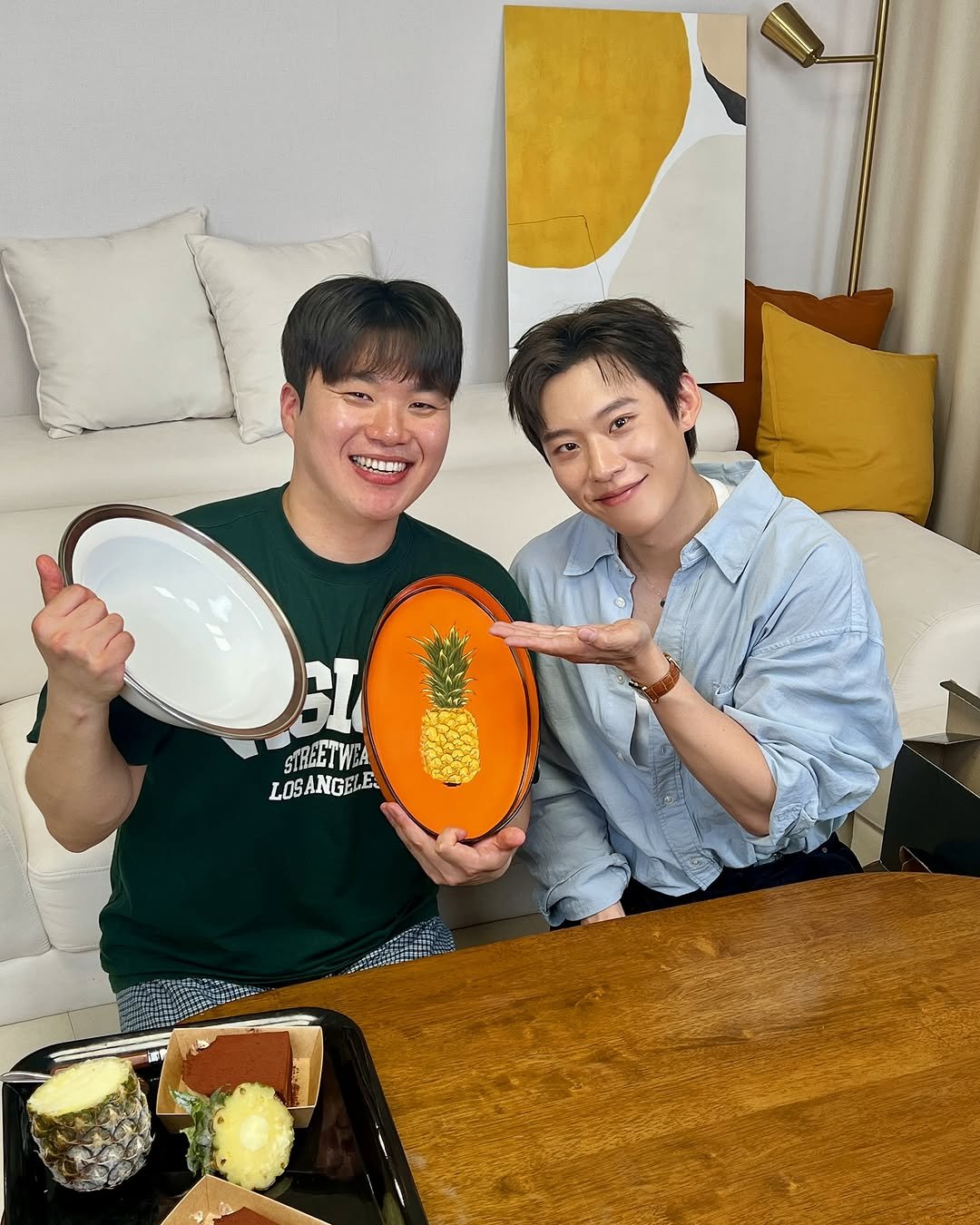 gongsam_table 게시물 이미지: 공삼테이블에 김성철 배우님이 놀러오셨어요!!🫢
선물해주신 그릇에 짜파게티 자주...