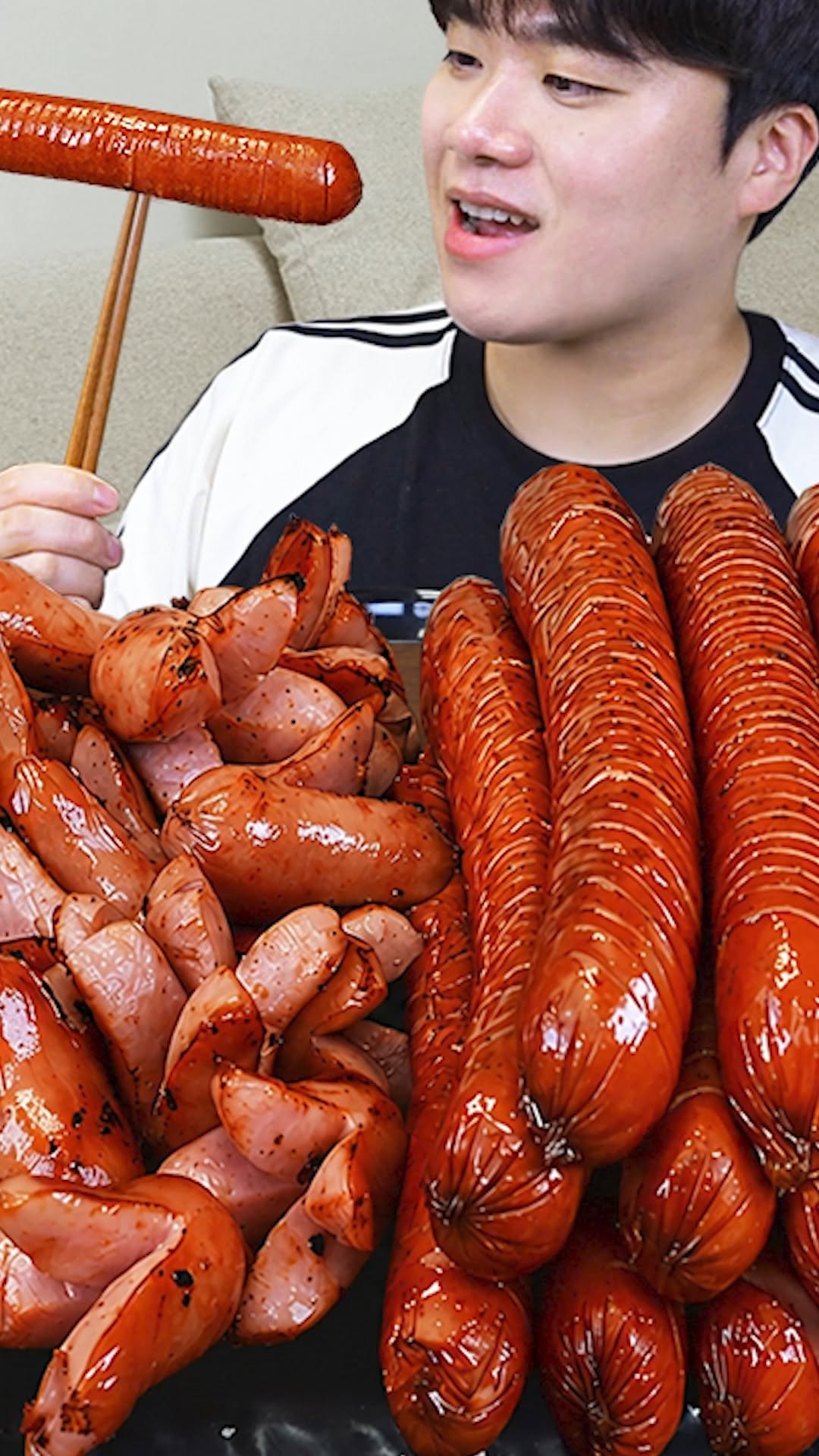 gongsam_table 게시물 이미지: Cheese Hot Dog Mukbang!!!🌭
.
#hotdog #sausages #mukbang