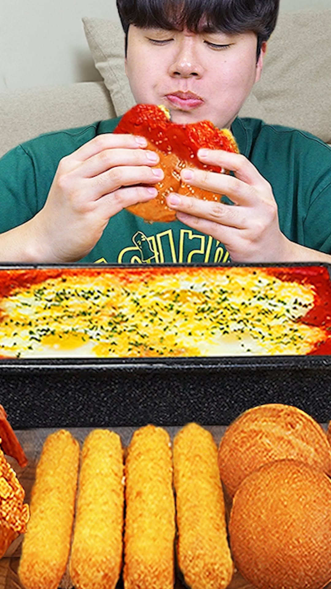 gongsam_table 게시물 이미지: Popeyes Chicken Burger & Chicken Mukbang!!!...