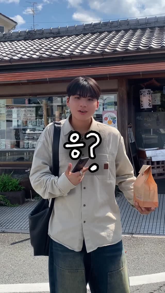 goodlook__official 게시물 이미지: 드디어 나왔다,, 3만원대 가을 패치 워크 셔츠🍁 여름 시즌 주문량 역대급 신기록에...