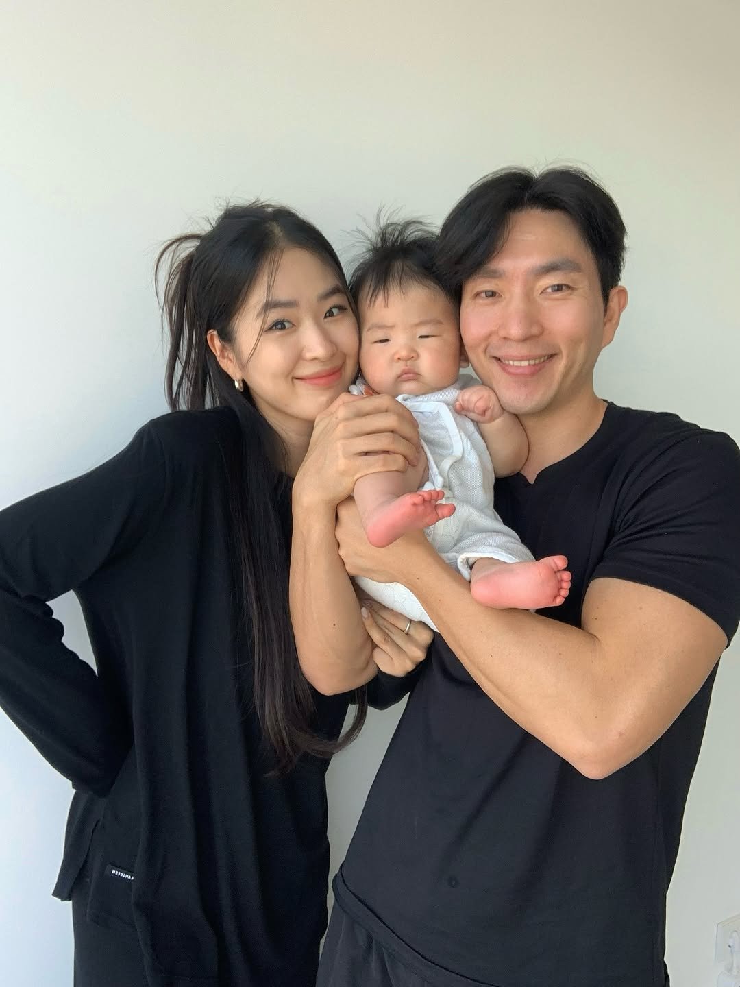 Photo by GOONIINI💚 on September 23, 2025. May be an image of 2 people, baby, hair and text.