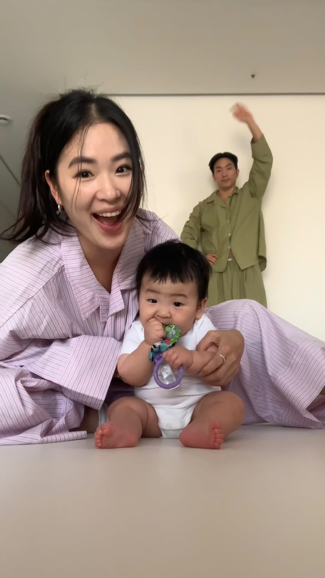 gooniini 게시물 이미지: 꺄!!!2025년도가 몇일 안남았다니!!!!🥹
다들 연말 어찌보내고 계세요?
저는...