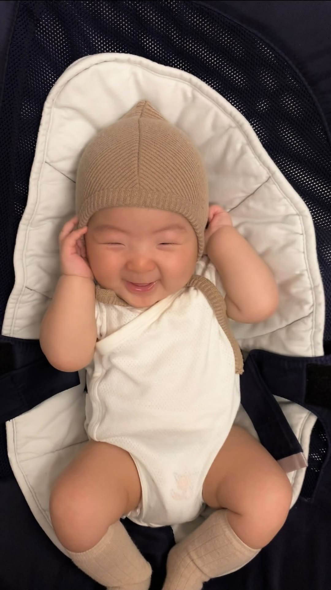 gooniini 게시물 이미지: 이모들, 수미니는 입이 터졌는지
계속 옹알이 중이예요🥹♥️ㅋㅋㅋㅋㅋㅋㅋㅋ
뚜미니...