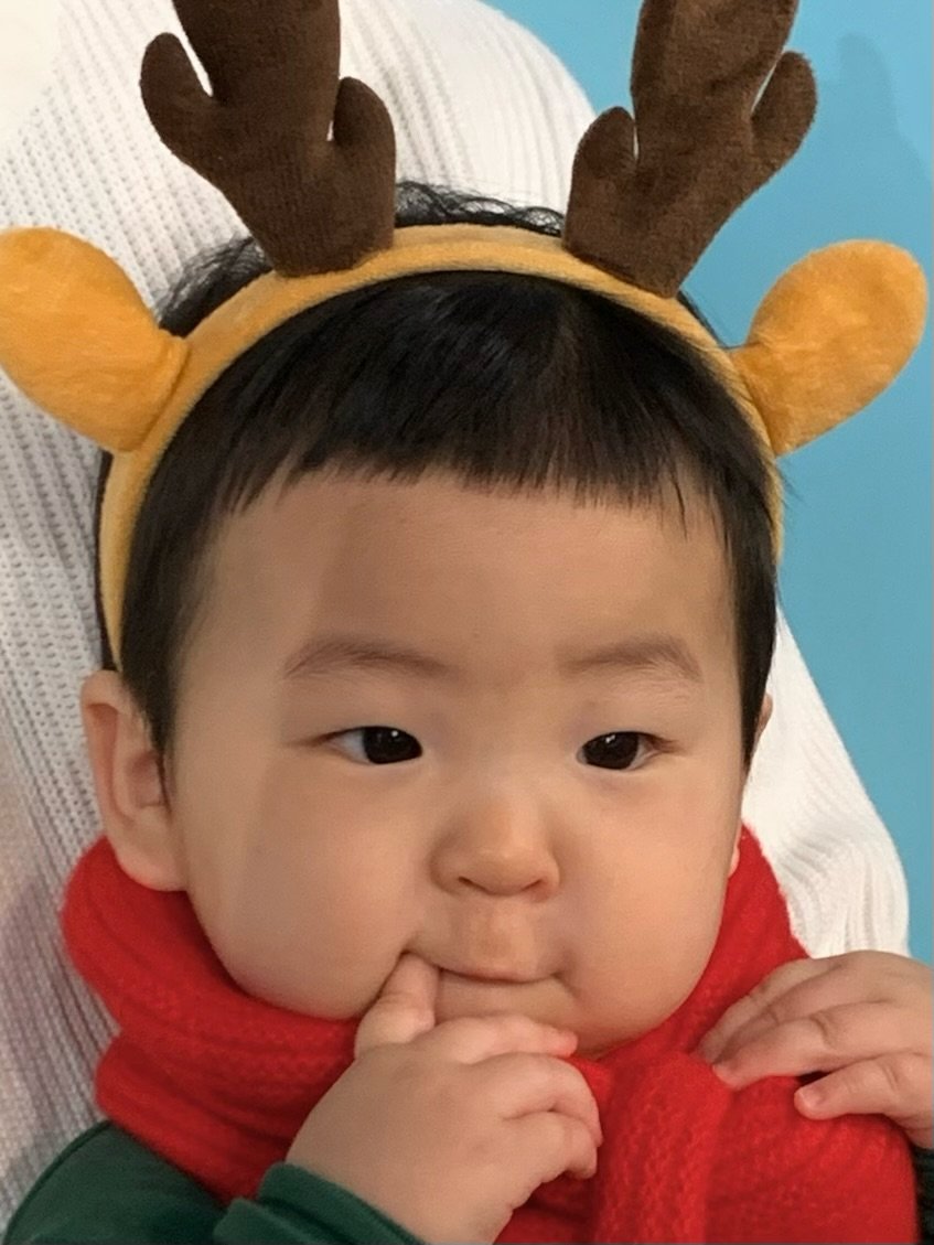 Photo by GOONIINI💚 on December 27, 2025. May be an image of baby, costume and text.