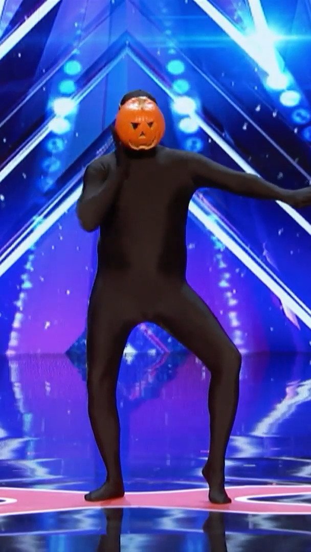 gottalentglobal 게시물 이미지: AGT Gets SPOOKY With The Dancing Pumpking Man!...
