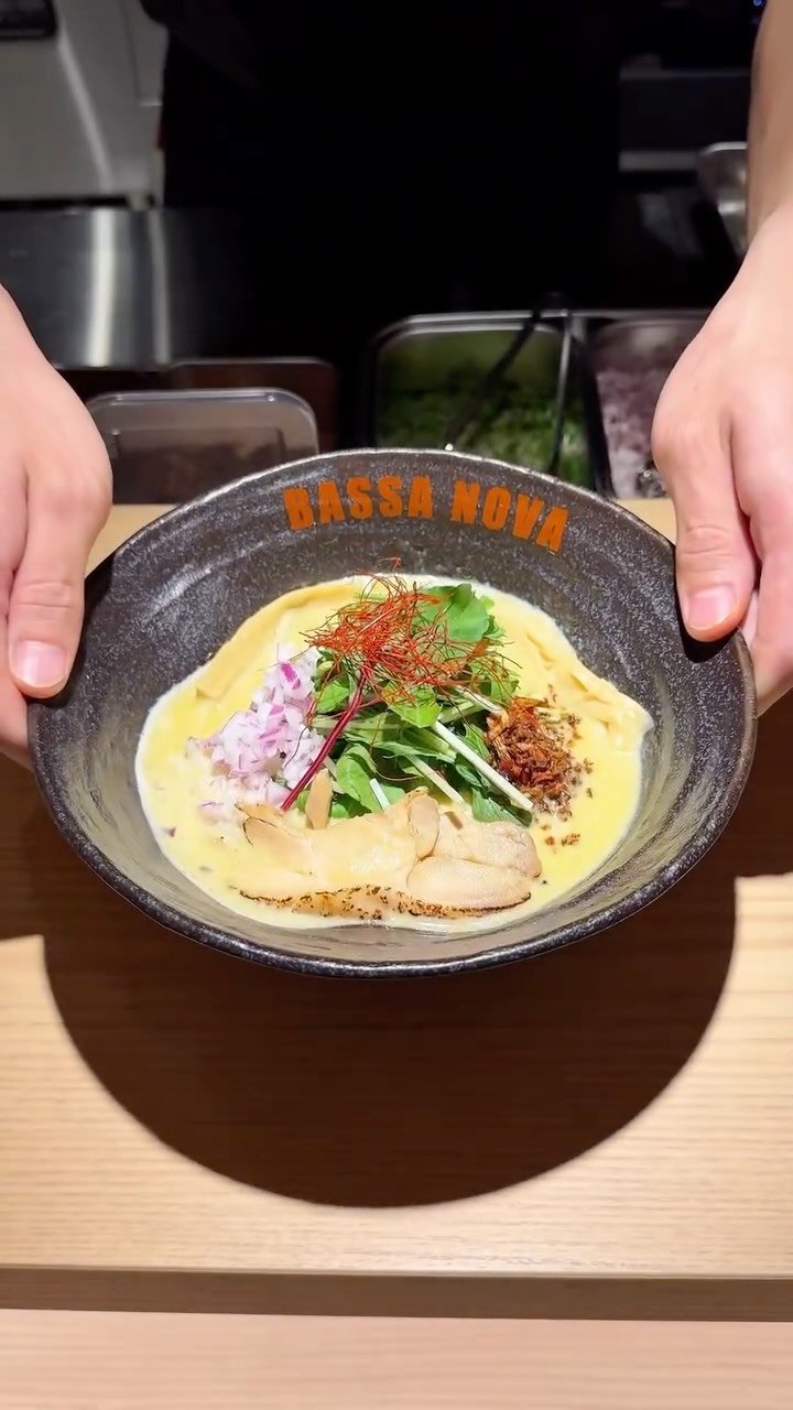 gourmet_lab_jp 게시물 이미지: 6/1 NEW OPEN！原宿にできた新感覚グリーンカレーラーメン🍜

【ラーメンバサノバ...