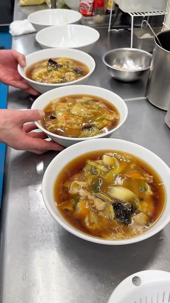 gourmet_lab_jp 게시물 이미지: 毎日掃除３時間する中華の人気No.1五目うま煮麺🍜

【華栄】
📍東京都大田区東矢口２丁目６−...