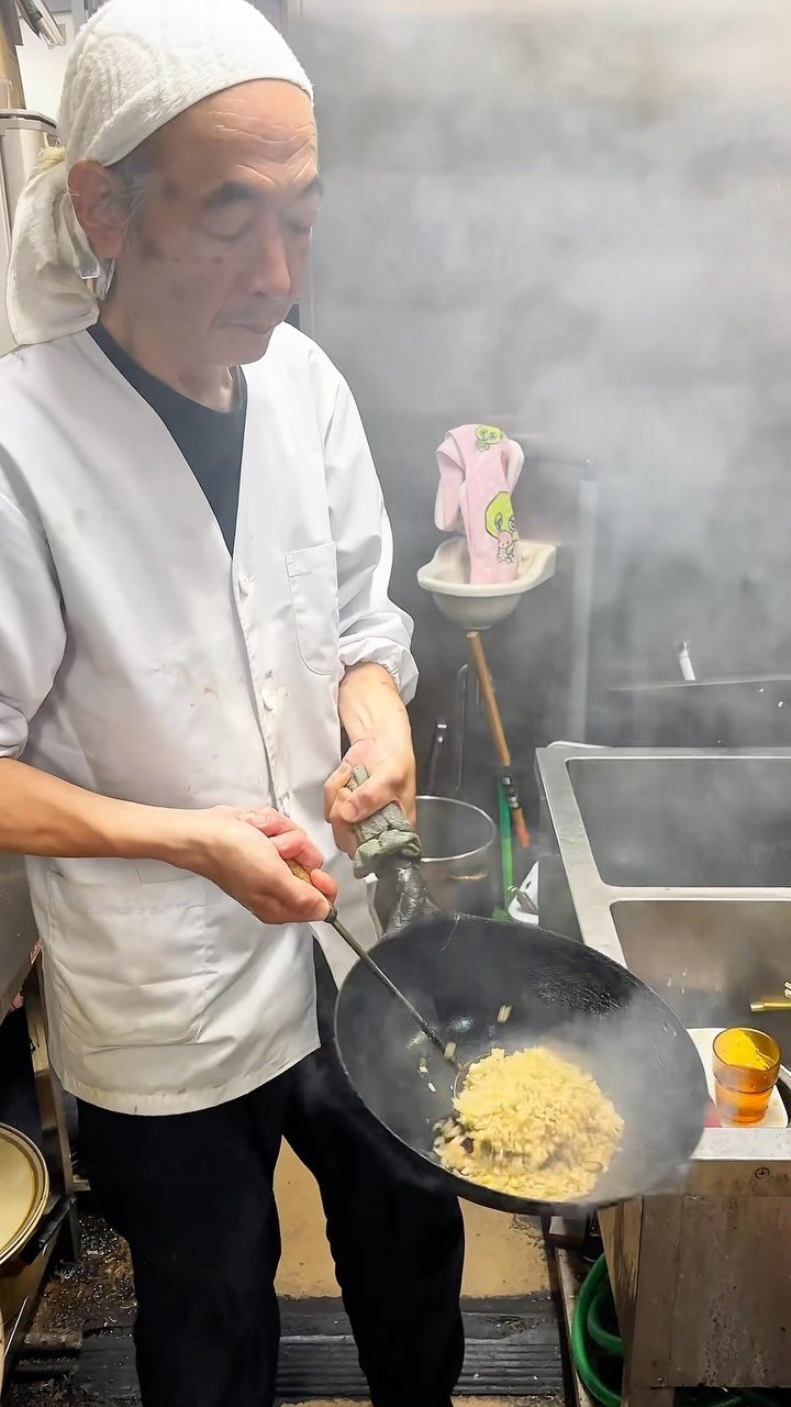 gourmet_lab_jp 게시물 이미지: たった３００円…働く男たちを救う朝チャーハン

【手ぬきうどん...
